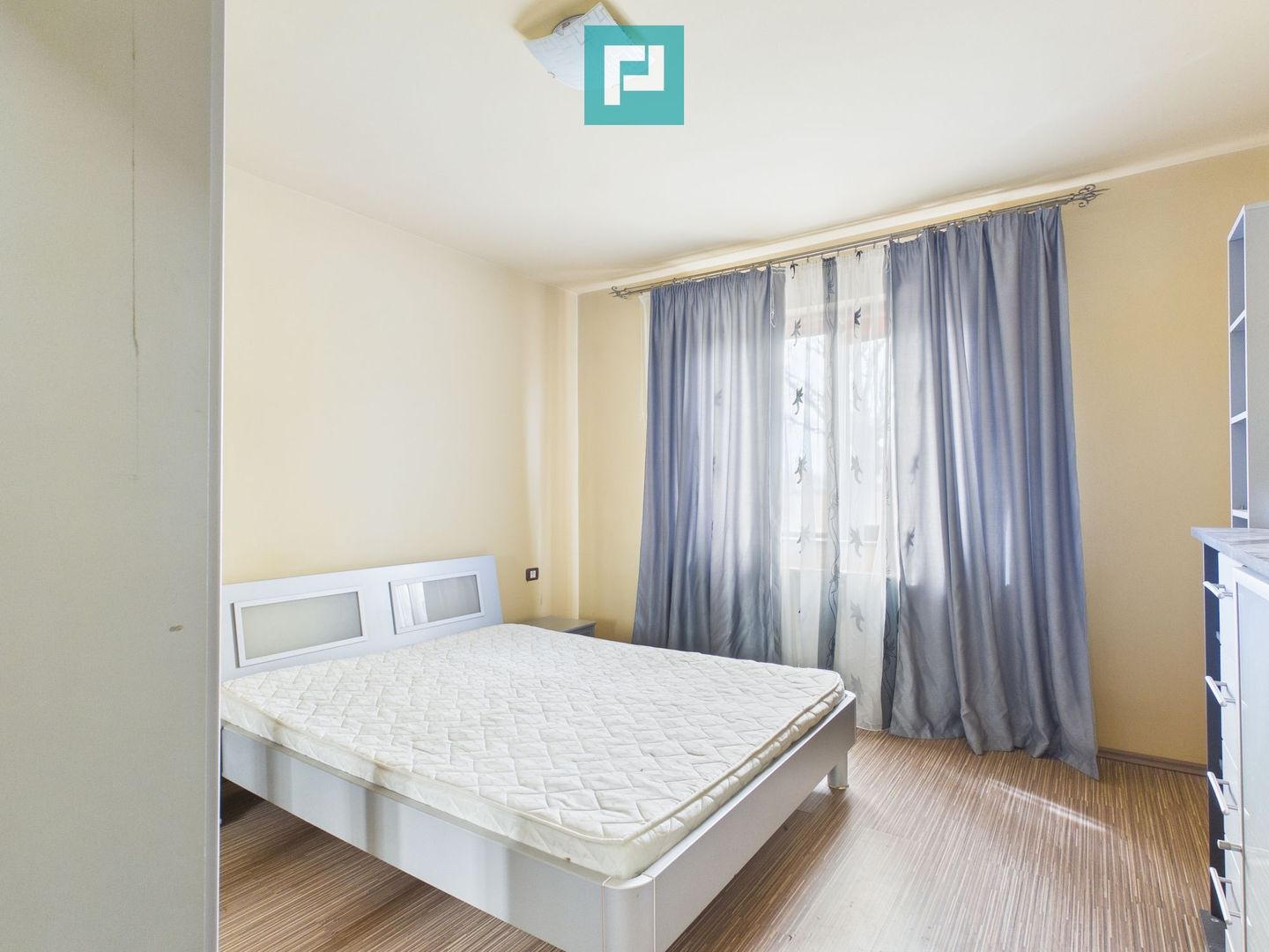 Casă spațioasă în Sântana - Poză 17