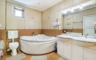 Casa cu curte | Potential pentru rezidenta sau afacere| Aparatorii Patriei - Poză 7