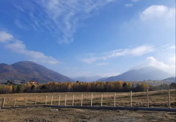 Teren intravilan imprejmuit pe o suprafata de 23.200mp, Rasnov, Brasov - Poză 2