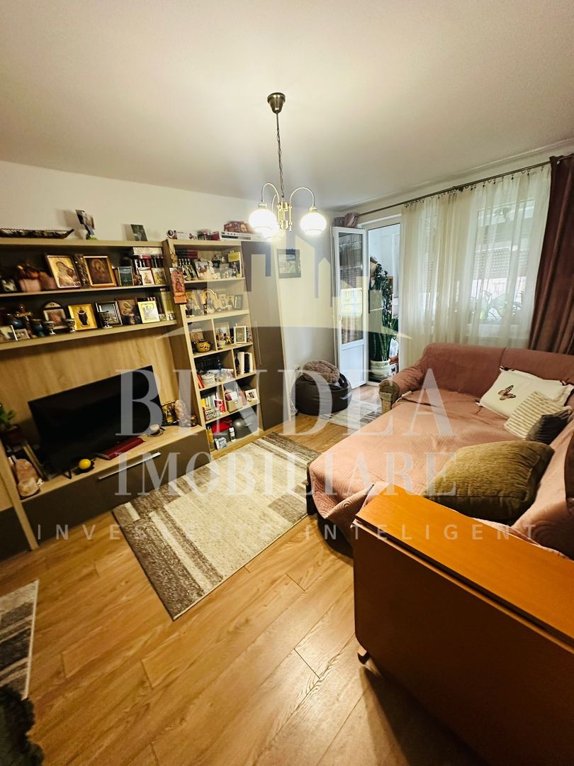 Apartament 2 camere decomandat etaj intermediar, centrala+ clima - Poză 1