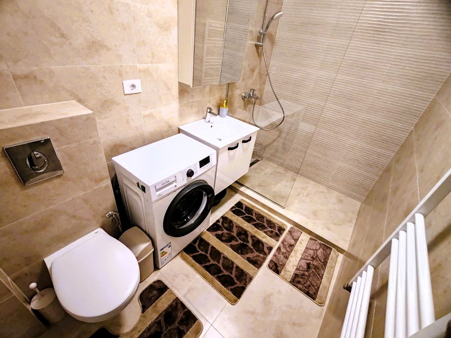 3 camere | 90 mp + curte 45 mp | Mobilat si Utilat Premium | Top - Poză 39