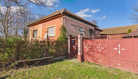 Casă cu 5 camere în zonă pitorească la Arăneag