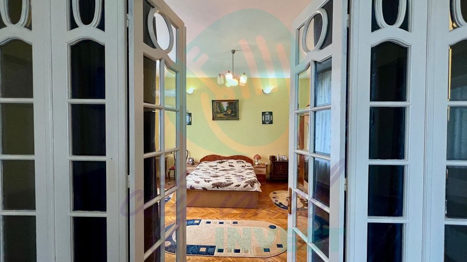 Apartament în vilă interbelică Unirii – Carol | | Curte | Ideal cabinet/birou - Poză 4