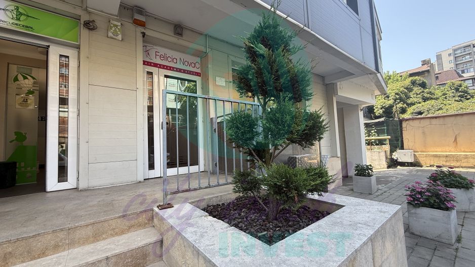 Spatiu comercial de vanzare in bloc 2006 adiacent Decebal - Poză 1