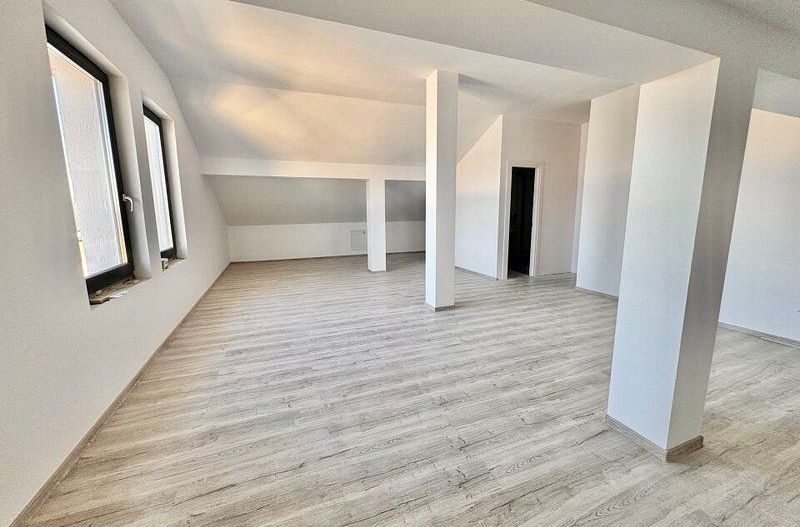 Vila cu bucatarie inclusa -otopeni central - Poză 28