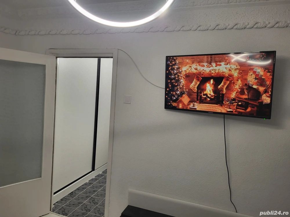 Garsoniera de închiriat în 1 Mai str Ion Augustin - Poză 3