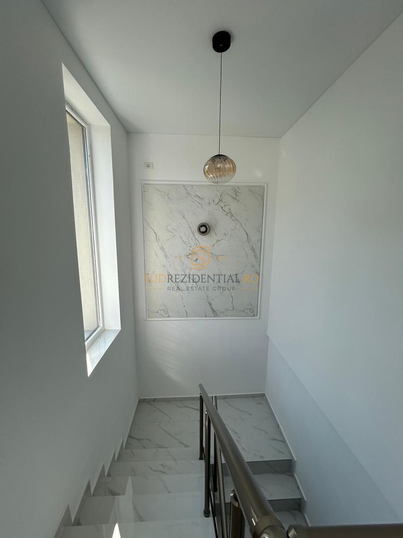 Vila moderna tip duplex, 4 camere, ansamblu privat cu piscina - Poză 11
