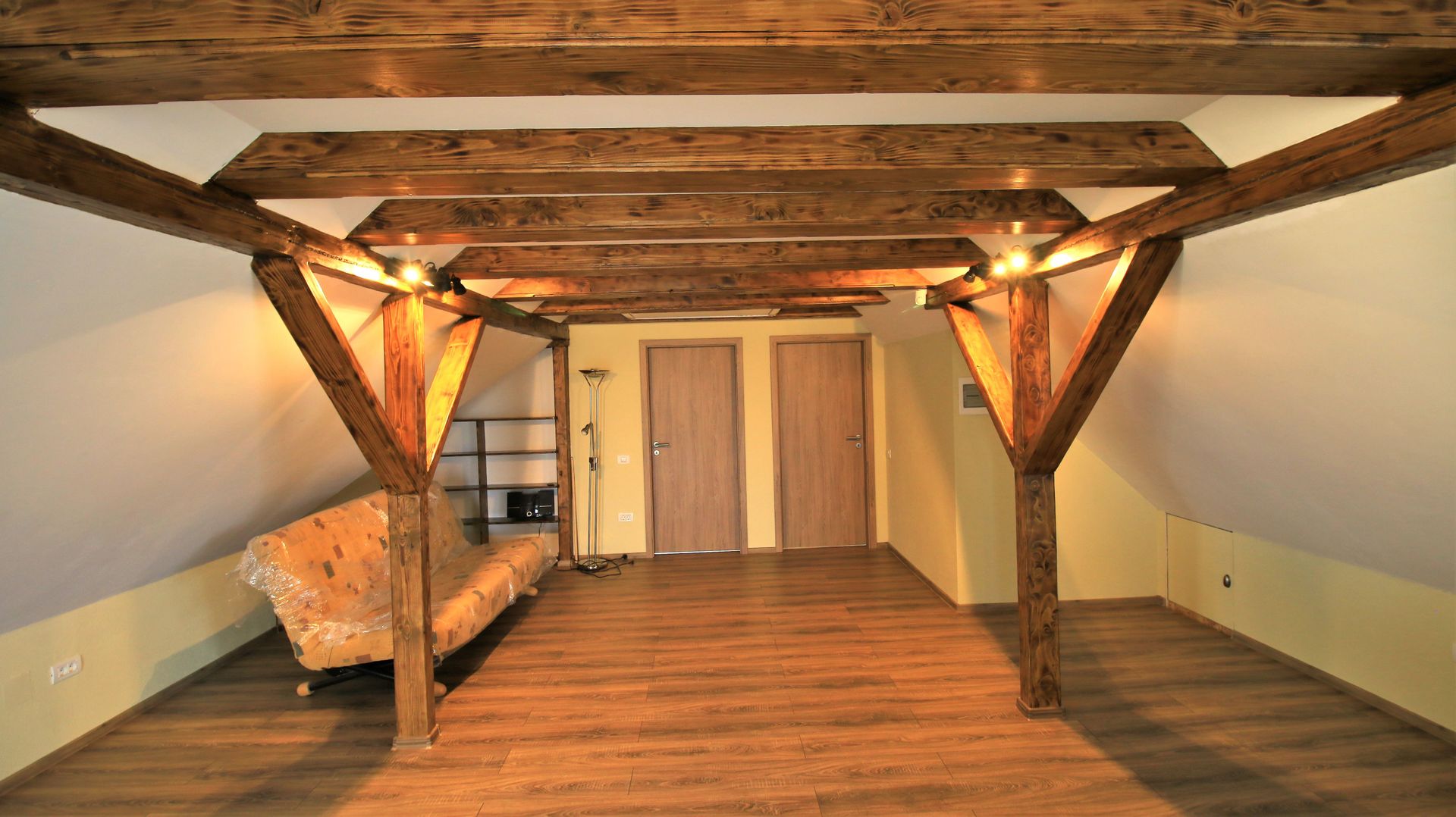 Apartament in casa nouă - la prima inchiriere - Poză 3