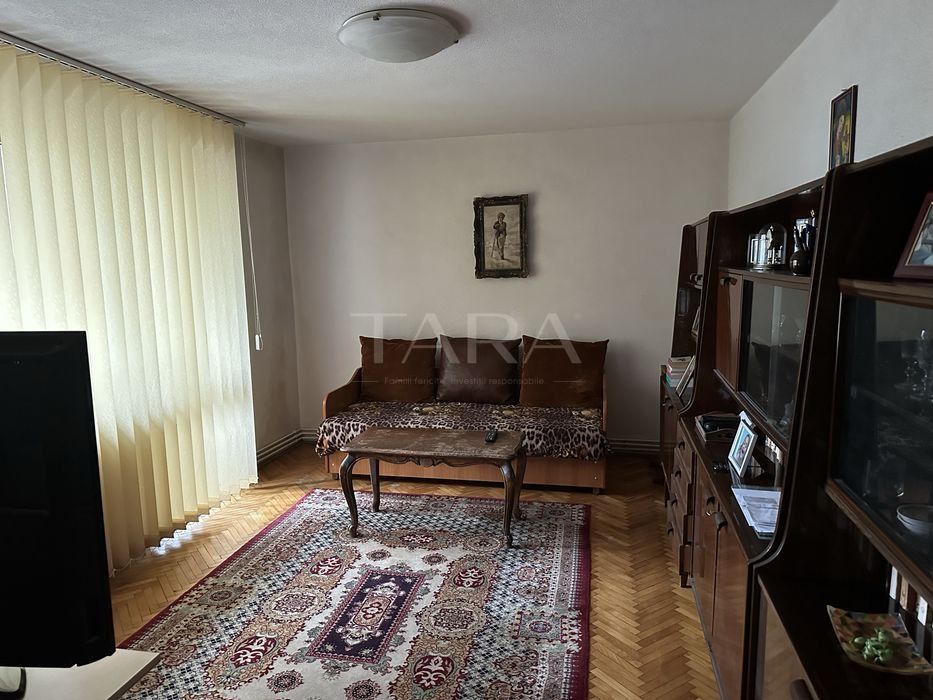Apartament in Gheorgheni, zonă foarte bună aproape de piață și transpo - Poză 1