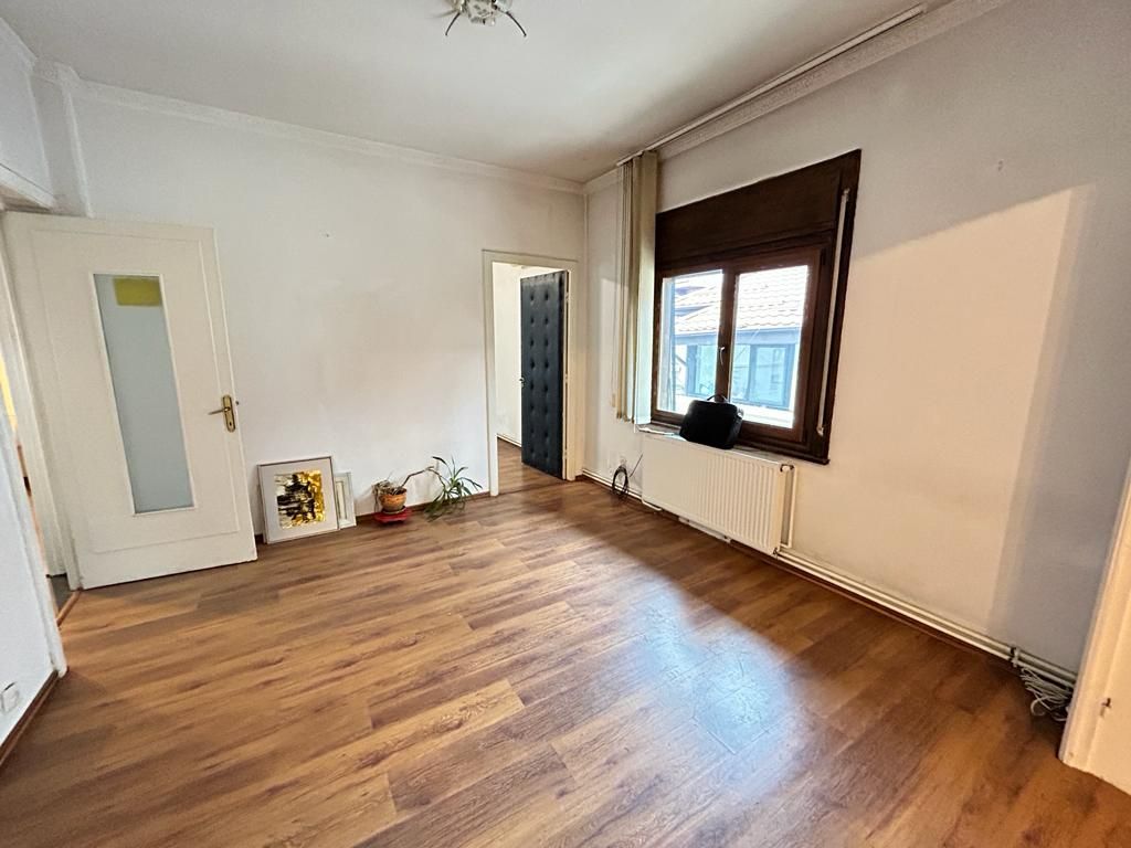 Apartament 3 camere in vila Aurel Vlaicu | Garaj 26.48 mp - Poză 3