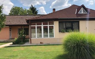 BRASADAS vinde casa cu 7 camere si teren 1100mp in zona Burdea. - Poză 10