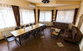 Pensiune 10 camere in statiunea Muntele Baisorii - Poză 6