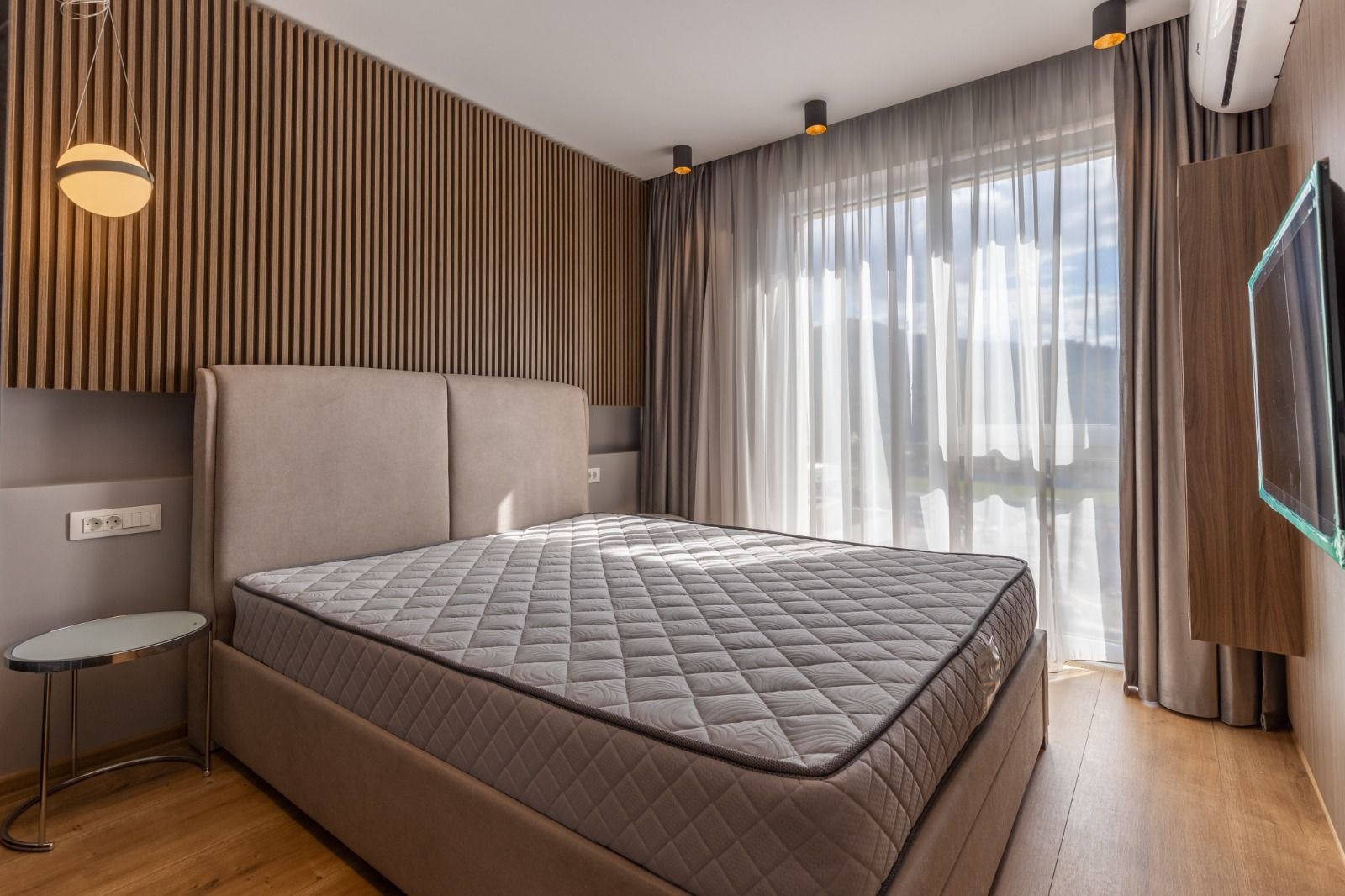 Inchiriem apartament 3 camere mobilat utilat lux cu parcare subterana - Poză 7