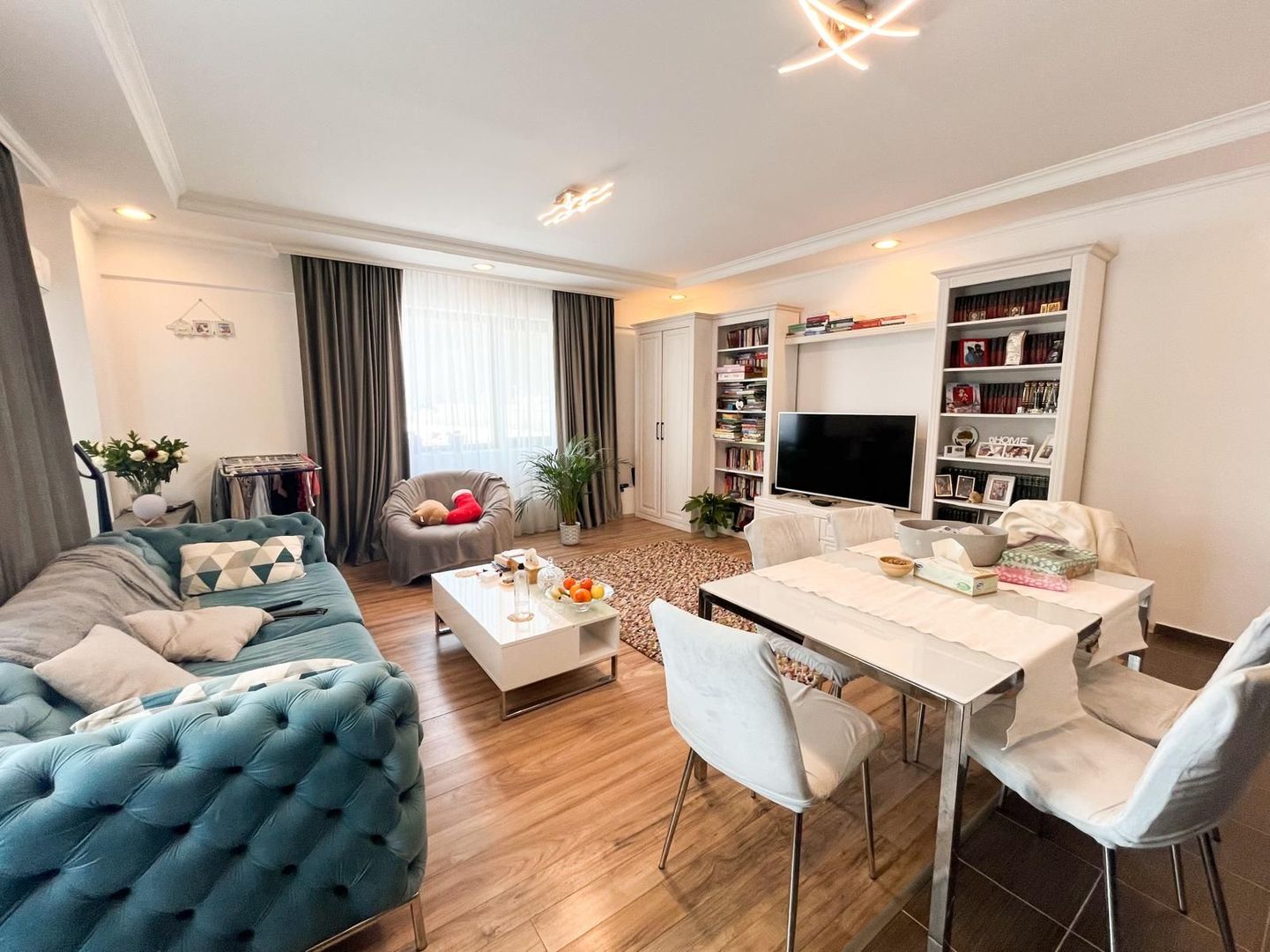 Colț de liniște cu piscină și parcare privată în inima zonei Iancu Nicolae - Poză 1