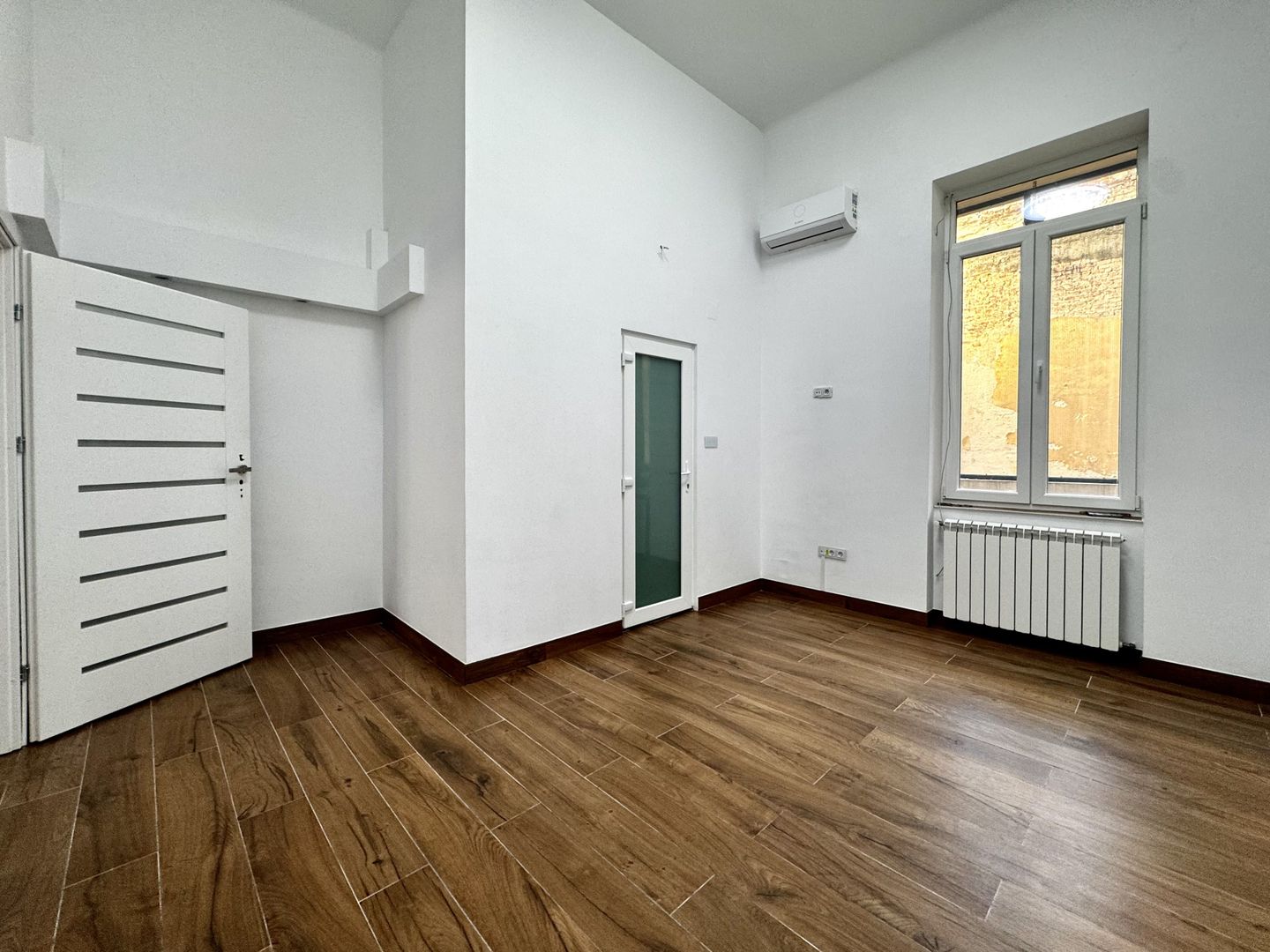 Spațiu birouri - renovat integral, etaj 1, in Piața Unirii - Poză 1