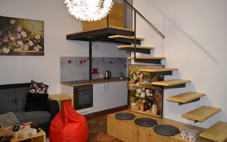 Studiou langa medicina cu scara interioara - Poză 24