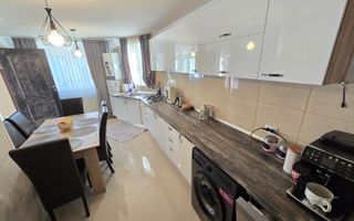 Casa 7 camere 3 bai 2 intrari Zona Garii - Poză 19