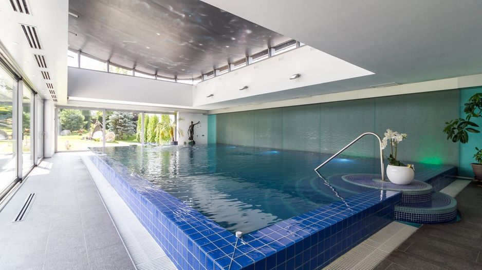 Bijuterie Arhitecturala Premiata, cu Piscina si Tehnologie Inteligenta - Poză 4