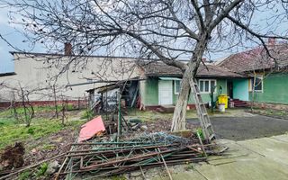 Casa de vânzare 3 camere, 2 intrări, acces auto în curte Gradiste Arad - Poză 1
