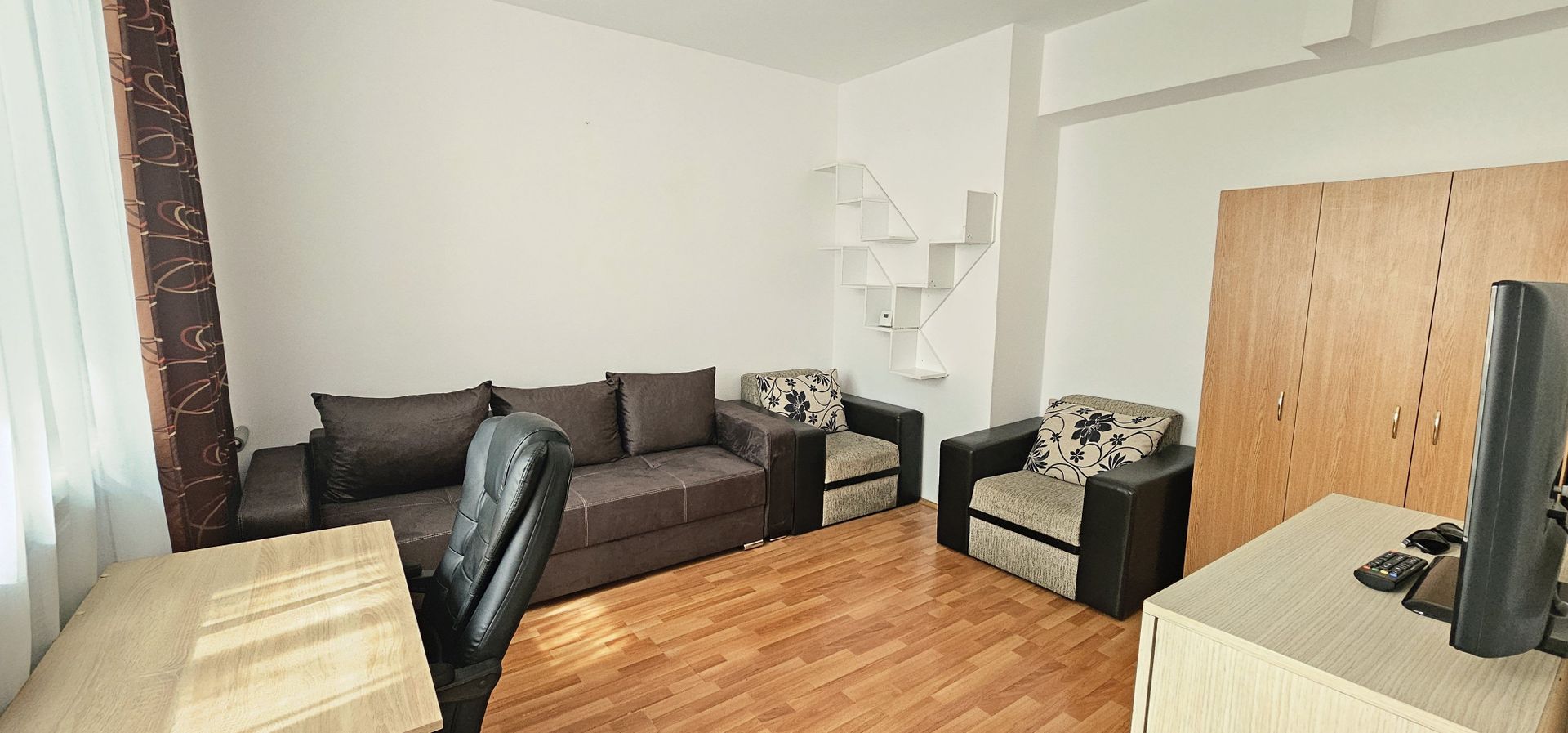 Garsonieră ultracentrală Constanța, etaj 1, mobilată - Poză 2