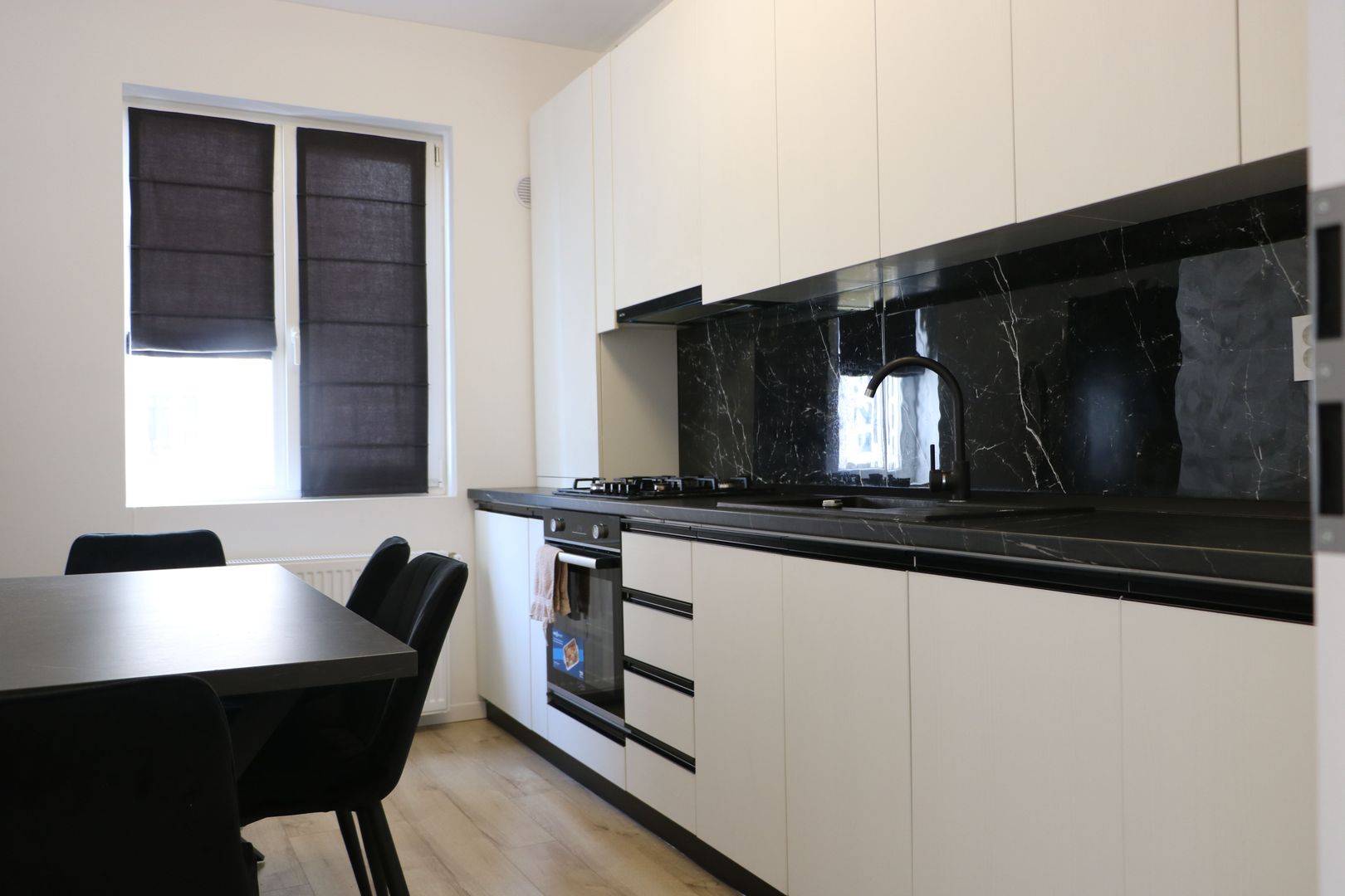 DRUMUL TABEREI-BRANCUSI, 2 CAMERE, ET. 4/6, BUCATARIE INCHISA, LIFT, DECOMANDAT - Poză 15