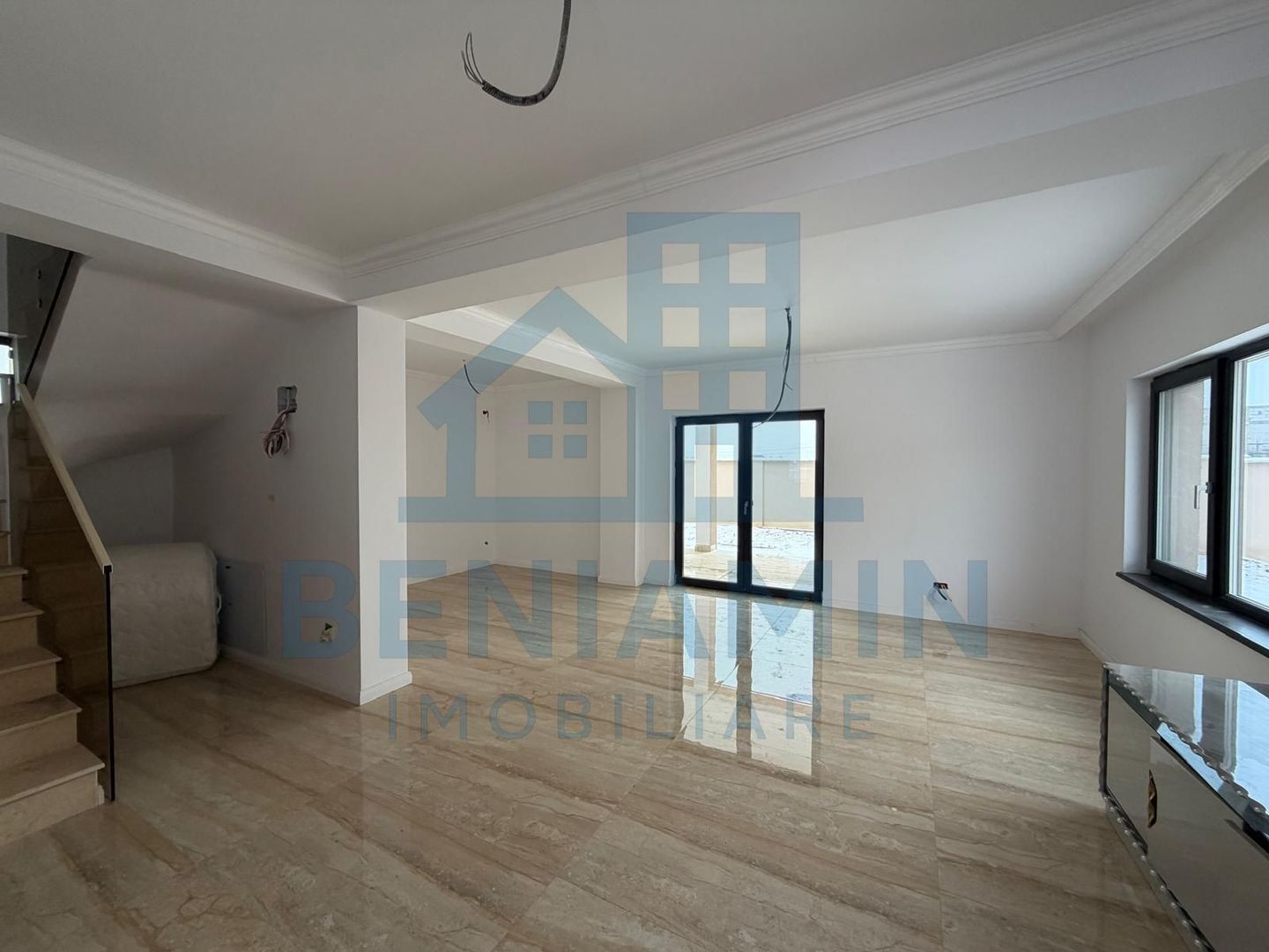 Casa P+1 Toate utilitatile 400mp teren-3 dormitoare-3 bai-La cheie - Poză 3