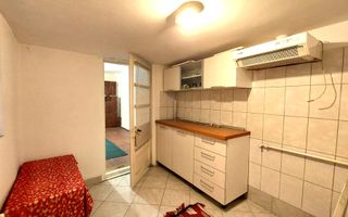 Vanzare casa 6 camere, 3 bai, 3 bucatarii, 2 centrale,  curte individu - Poză 14