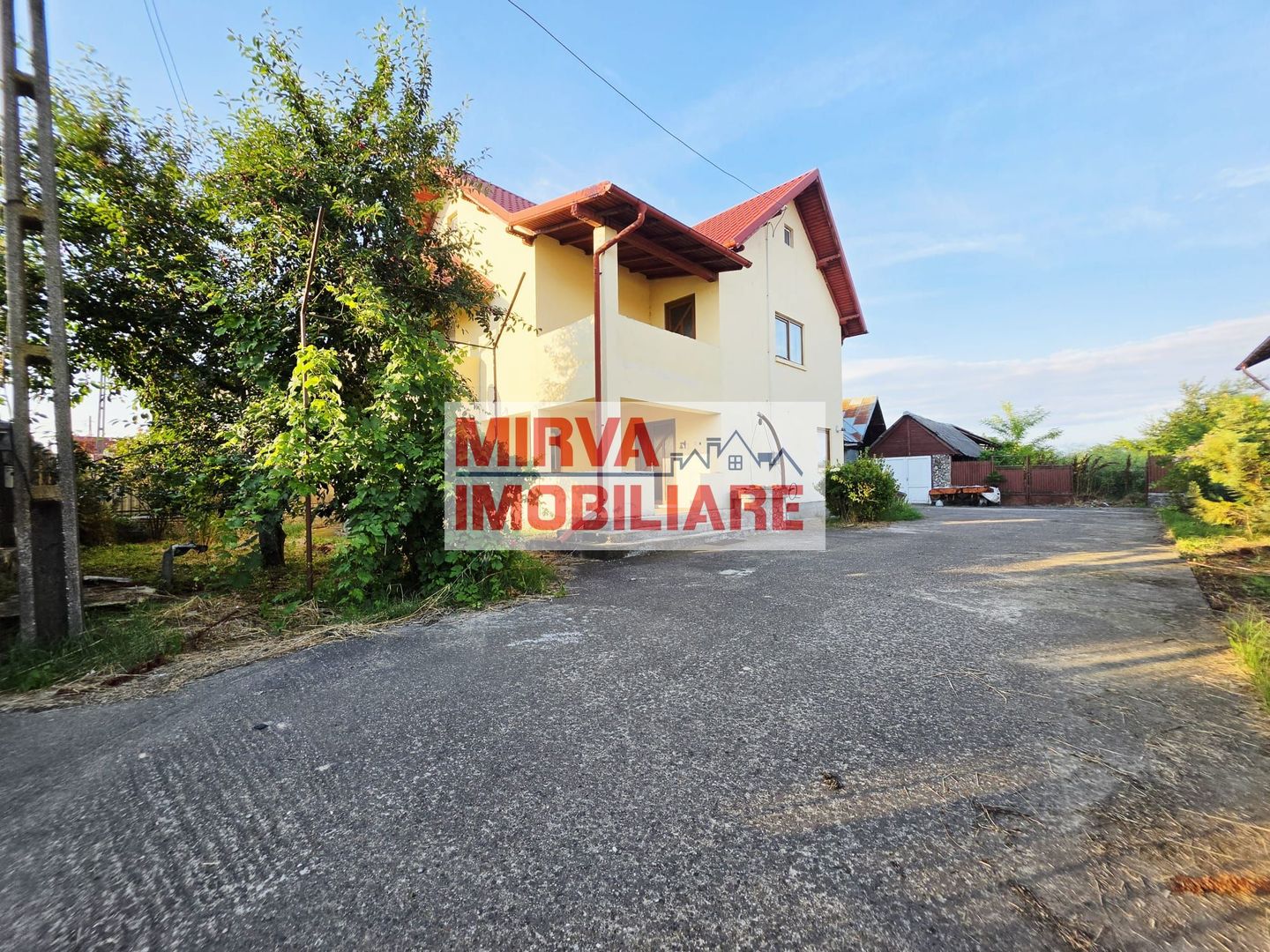 Casă 5 camere + teren generos 1700 mp – Ariceștii Rahtivani - Poză 2