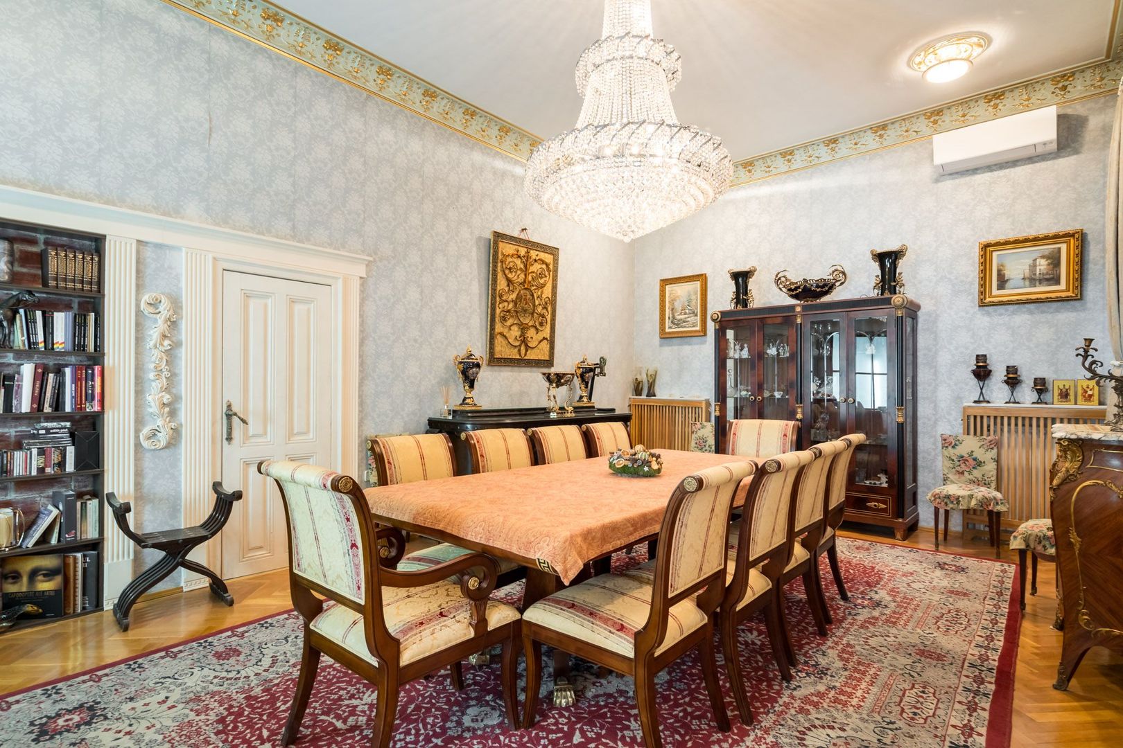 VILA REPREZENTATIVA ICOANEI - Poză 5