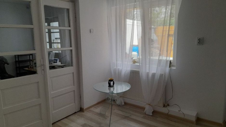 Dristor, Piata Ramnicu Sarat, casa - Poză 4