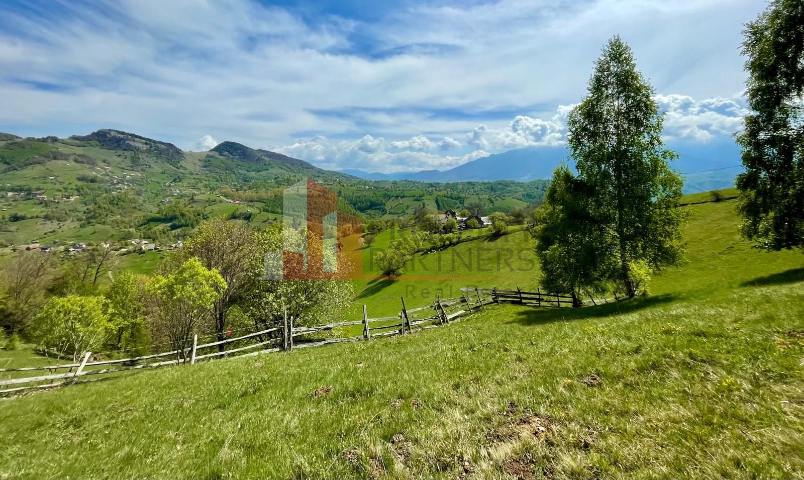 Teren in sat Pestera, comuna Moeciu. - Poză 7