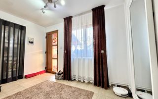 Se vinde “acasa”, 4 camere decomandate, panouri+baterii, teren 397mp,m - Poză 13