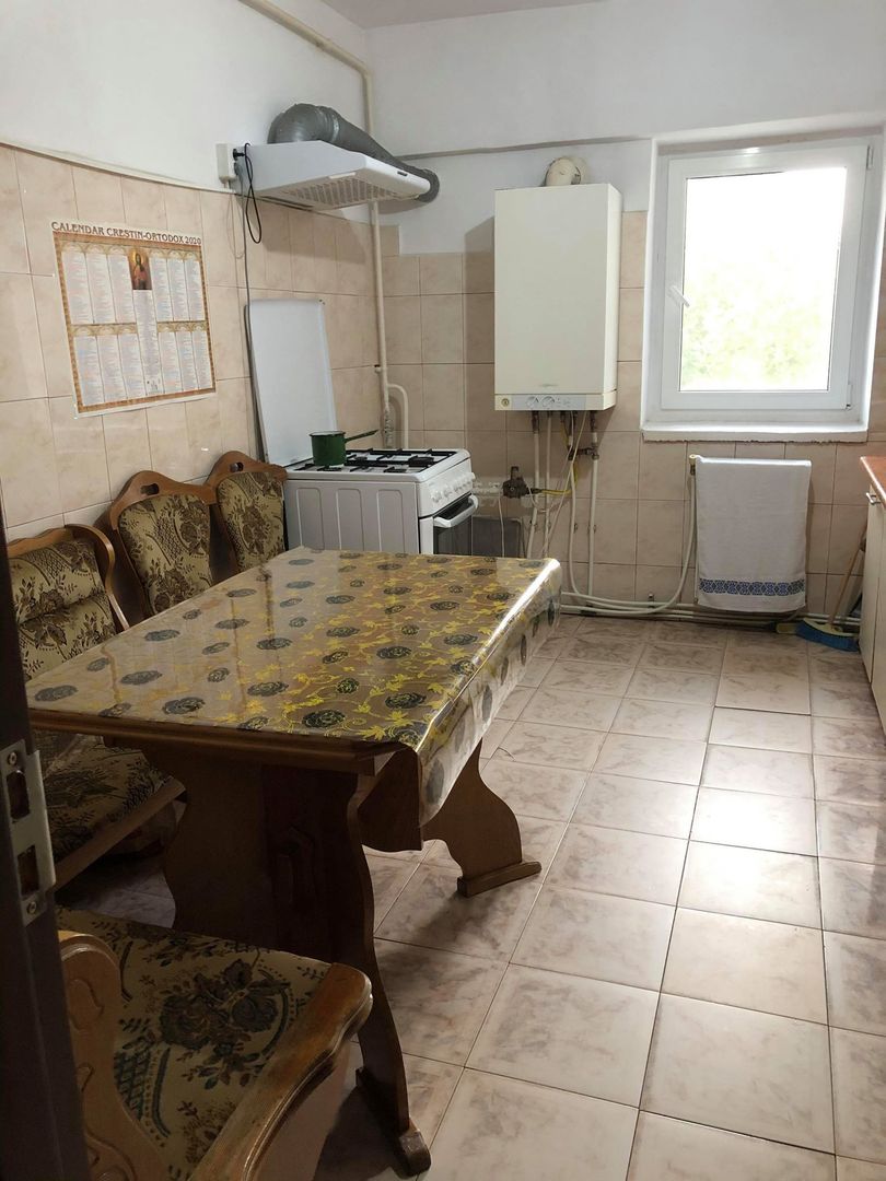 Apartament 2 camere, etaj 3, VASLUI - zona TRAIAN; - Poză 1