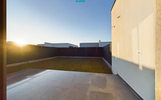 Duplex modern, pe parter, amplasat într-o zonă liniștită din Moșnița Nouă - Poză 21