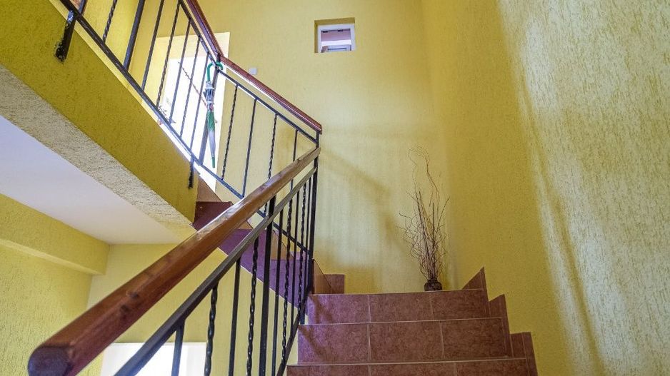 De vânzare casă cu etaj - Poză 7