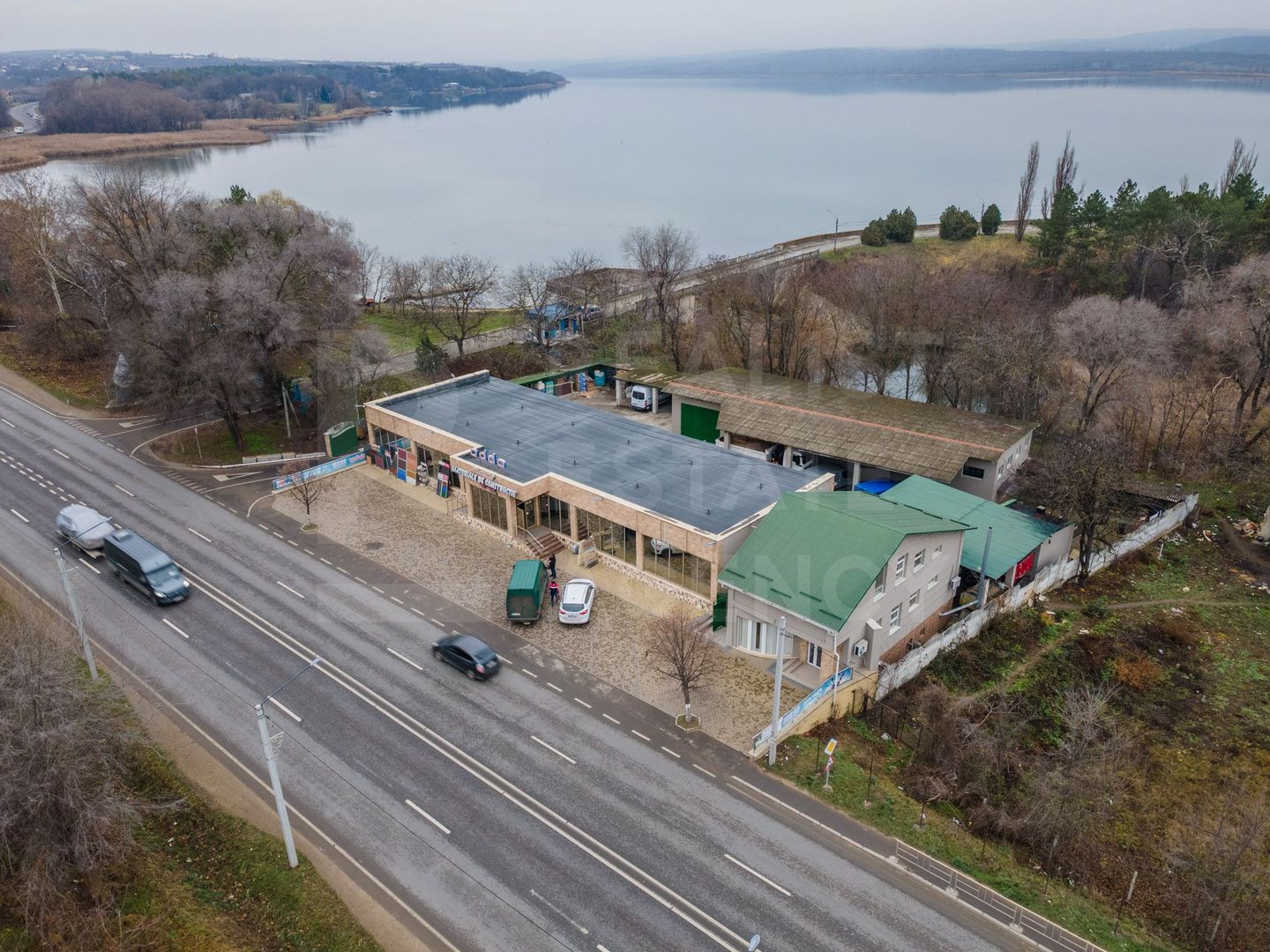 Chirie, spațiu comercial, 460 mp, str. Ștefan Vodă, Vatra - Poză 2