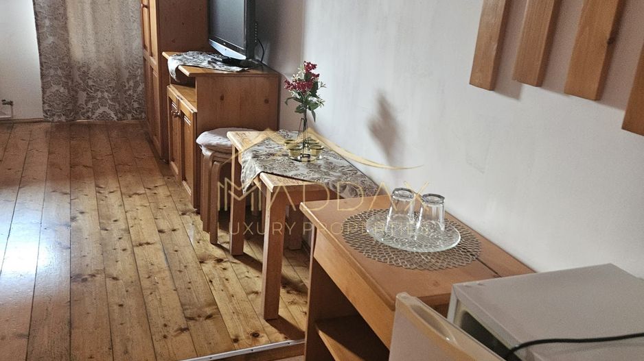 Pensiune 10 camere cu restaurant // teren 900 mp // Moieciu de Jos - Poză 30