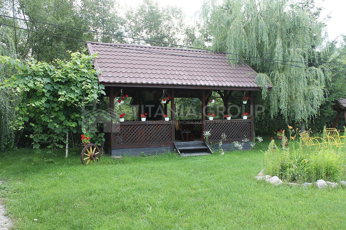Pensiune, vilă și cafenea în Bran - Business funcțional, teren 2200 mp - Poză 18