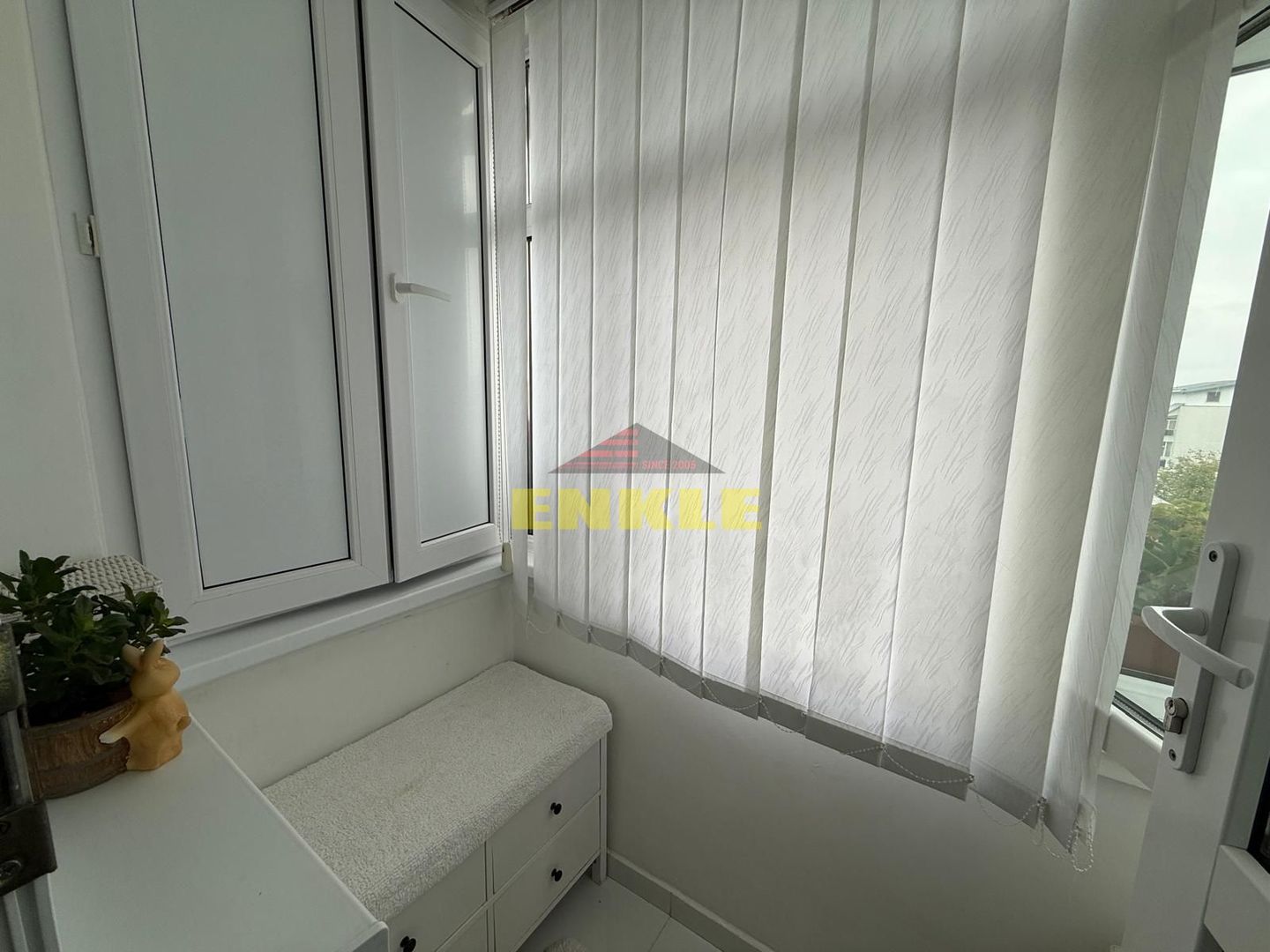 DE VÂNZARE – Apartament cu doua camere complet renovat - Poză 6
