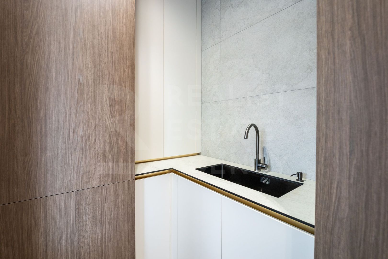 Chirie, apartament, 4 camere, Strada Universității, Centru - Poză 23