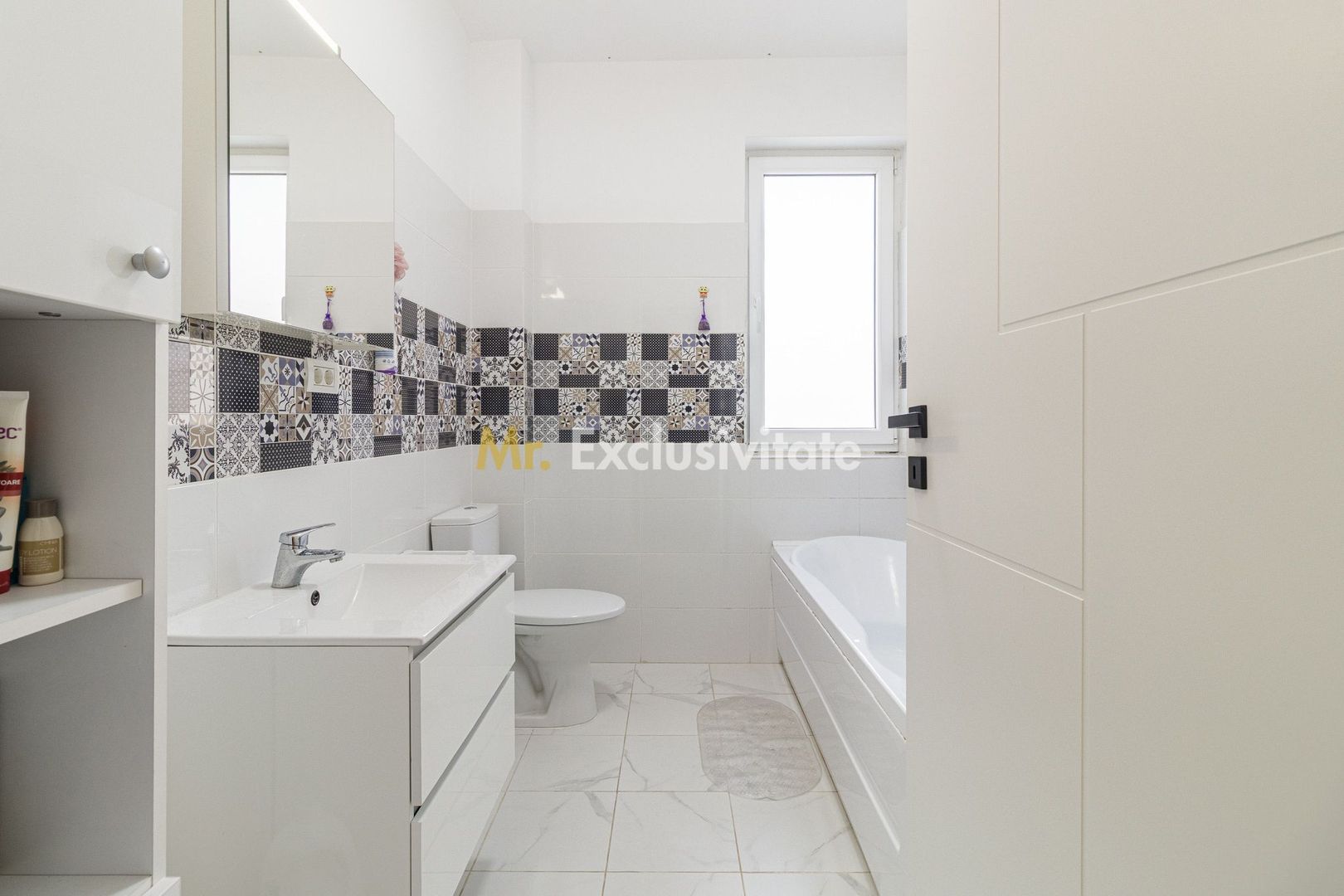 2 camere Apusului-Bacriului cu loc de parcare - Poză 2