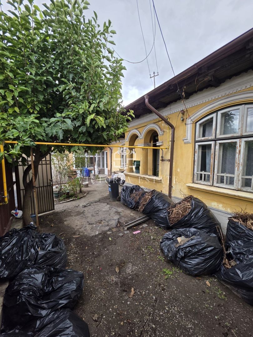 Casă de vânzare în Ploiești 4 camere - Poză 2