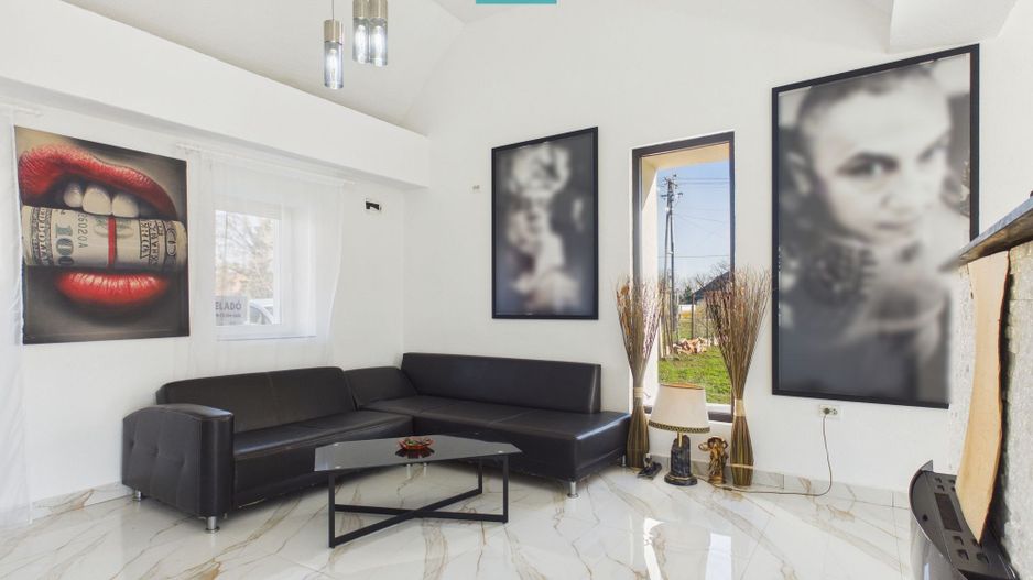 Casă cu 2 camere renovată în Battonya - Poză 3