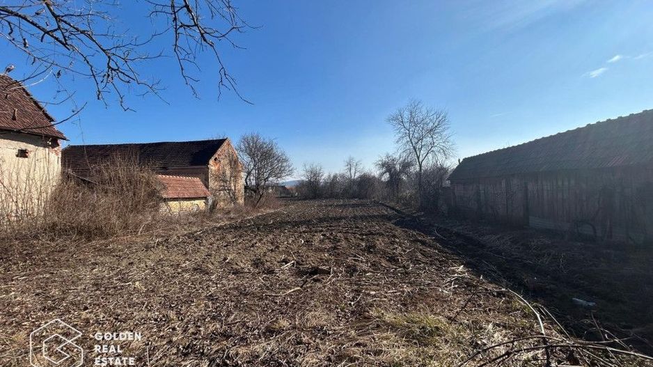 Teren generos de 2000 mp In Odvos, judetul Arad - Poză 1