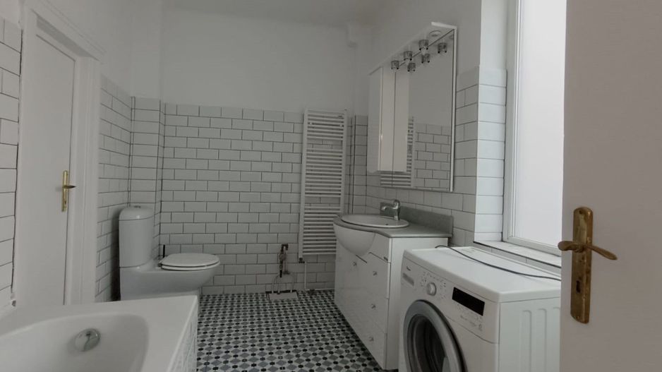Vanzare apartament complet renovat zona Universitatii - Poză 11