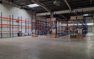 Hală industrială de închiriat – Oradea Vest | 3.500 m² + birouri 100 m²