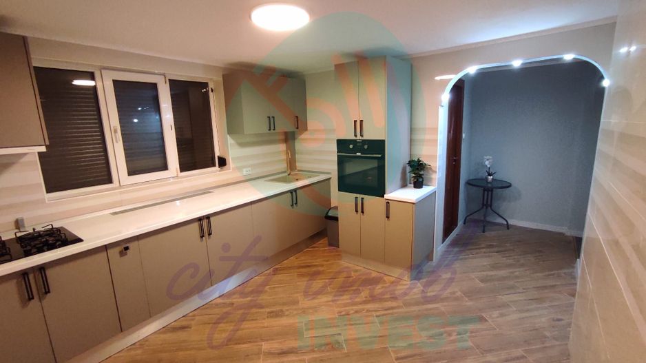 Casa cu teren de 792 mp - Poză 10