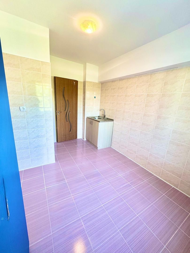 Apartament 2 camere, decomandat – Zona Centrală, bloc Lumina - Poză 2