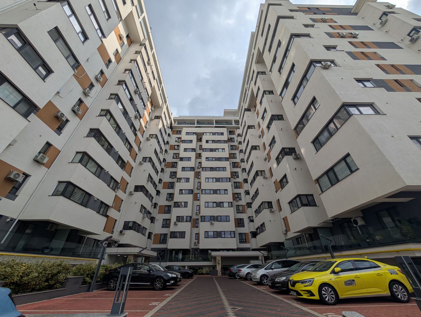 Apartament nou, 2 camere, mobilat/utilat premium + parcare subterană - Poză 1