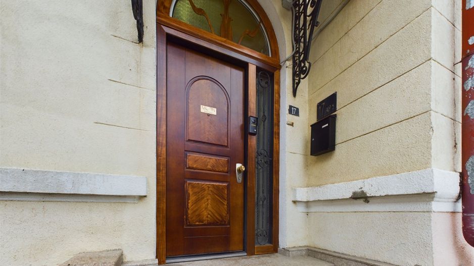 Apartament Central Renovat – Spațiu Generos la Piața Unirii - Poză 13